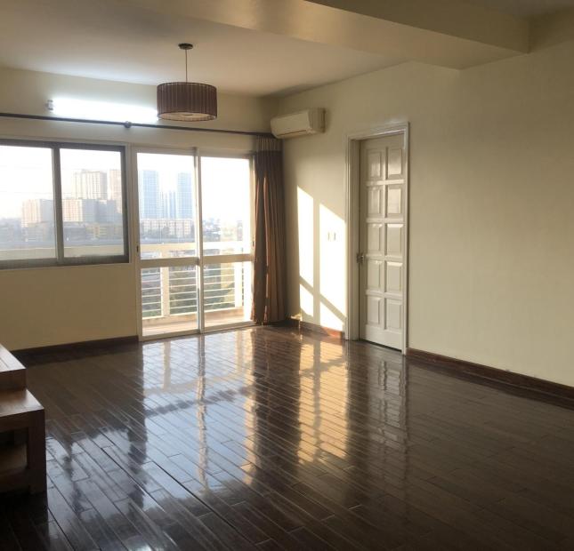 Chính chủ cần bán căn hộ KĐT Ciputra căn góc tòa E1 153m 4PN full đồ view đẹp. 0961127399