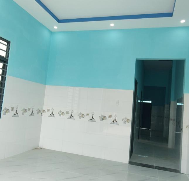 Bán 2 nhà sát chợ, ở bên cạnh trường học, tiện nghi tất cả