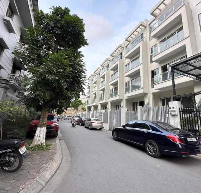 110m Giá 2.5 Tỷ Chung Cư Phố Hạ Đình Thanh Xuân. Chủ Cần Bán Nhanh Để Mua Nhà Đất.