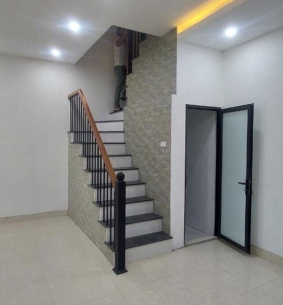 Chính chủ cần bán nhà 2 tầng mặt ngõ rộng tại 238 Âu Cơ, Quảng An, Tây Hồ, Hà Nội.