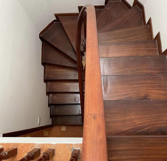 Bán nhà ngõ 1194 Láng 60m x 5 tầng MT5m giá 7.5 tỷ lô góc