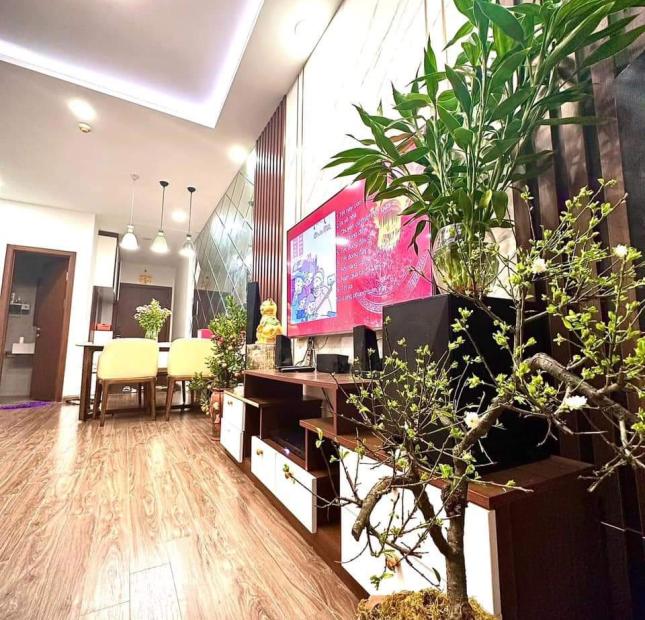 Chủ nhà cần bán gấp căn hộ HH02A Eco Lake View, diện tích 69m2, nội thất đầy đủ, nhà đẹp như trong hình, giá 2,7 tỷ
