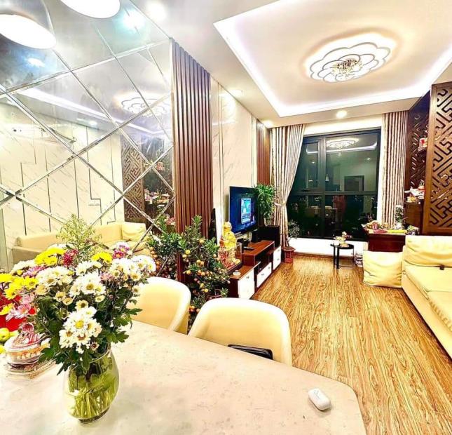 Chủ nhà cần bán gấp căn hộ HH02A Eco Lake View, diện tích 69m2, nội thất đầy đủ, nhà đẹp như trong hình, giá 2,7 tỷ