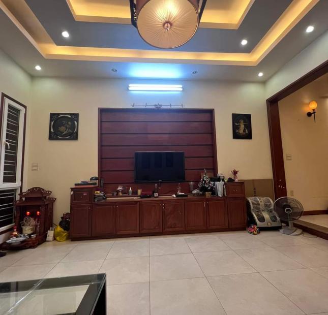 NHÀ HÀNG XÓM KĐT LOUIS HOÀNG MAI. DT 65M  5 TẦNG. Ô TÔ 7 ĐỖ CỬA. CHỈ TẦM 5 TỶ XÍU. 0963139980