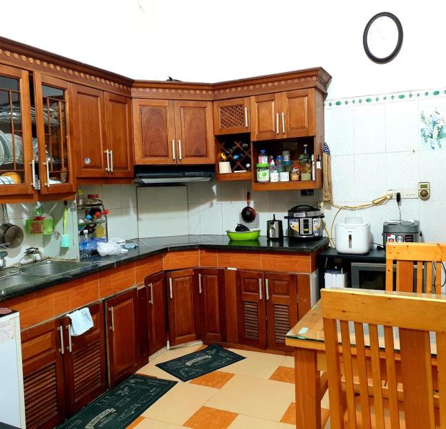 Bán nhà Tạ Quang Bửu, View trường học, nhà rộng thoáng, DT 44m2, giá 3.6 tỷ.