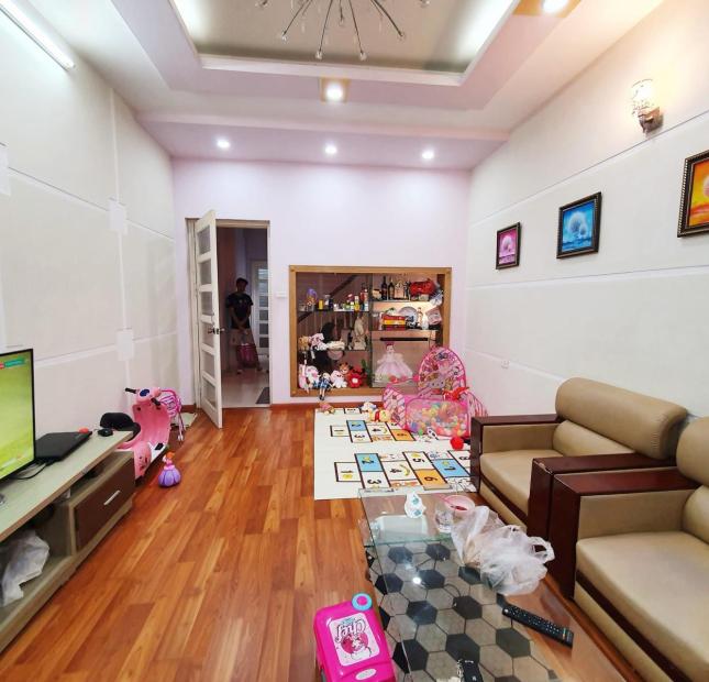 Bán nhà ngõ 175 Lạc Long Quân 66m x 5 tầng, mt: 3.8m