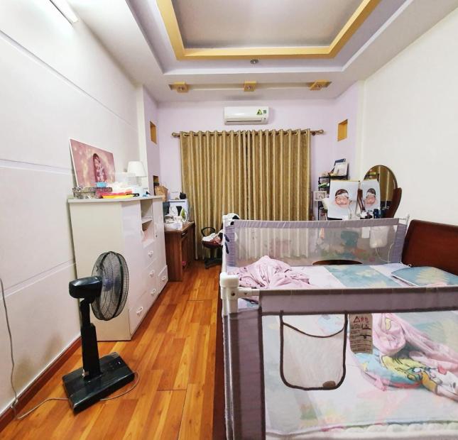 Bán nhà ngõ 175 Lạc Long Quân 66m x 5 tầng, mt: 3.8m