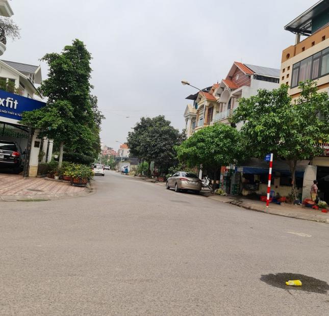 250m2 đất mặt phố kinh doanh VIP Trâu Quỳ, Gia Lâm, Hà Nội. Lh 0877817368.