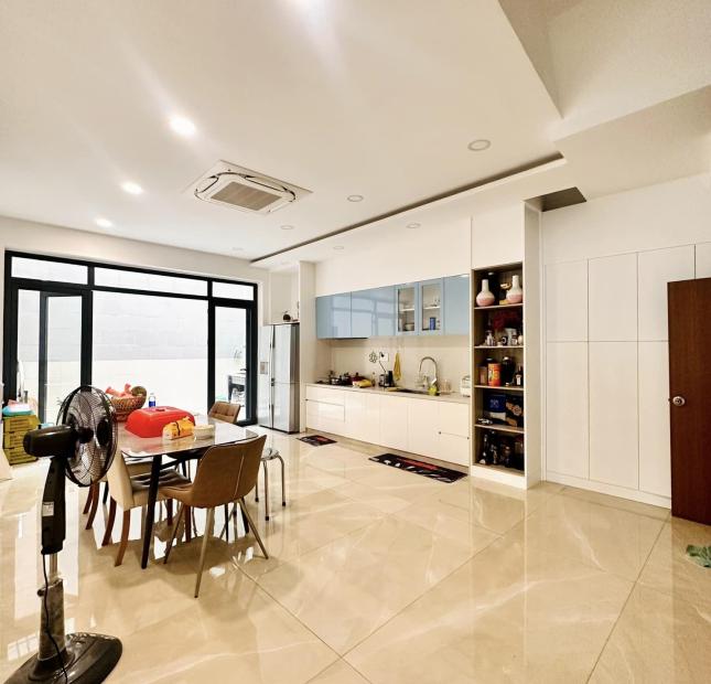 Cực rẻ 49tr/m2 gần đường Bình Long, Tân Phú, nhà còn mới, giá 4 tỷ 800
