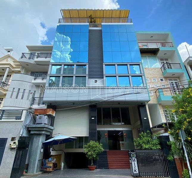Bán biệt thự nội bộ trong khu vực Vip đường 101 Nguyễn Chí Thanh, Q5. DT: 8x20m, 3 lầu, thang máy