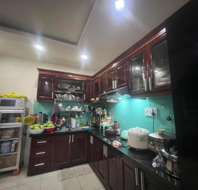 Mua Nhà Nguyên Căn Hẻm 415 Tân Hương, Tân Phú. 55m2 3 Tầng Chỉ 4 Tỷ