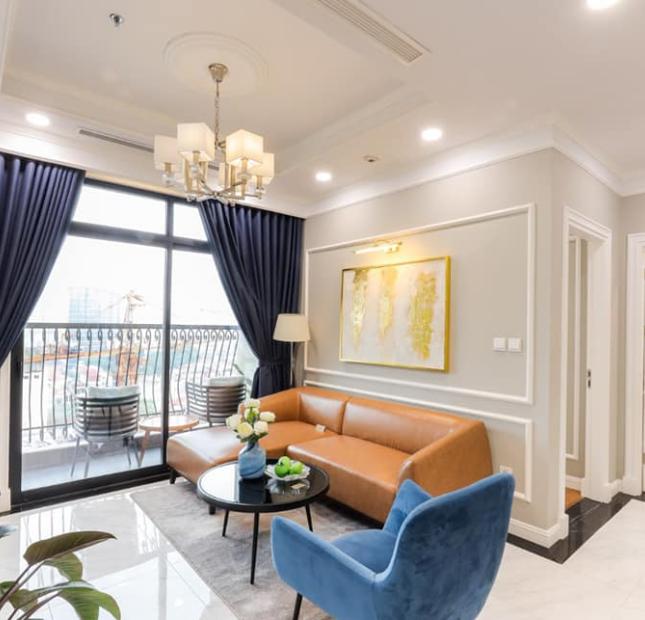 Bán căn hộ diện tích 110m2, tầng trung đẹp căn góc ban công Đông Nam. LH 0979 536 288