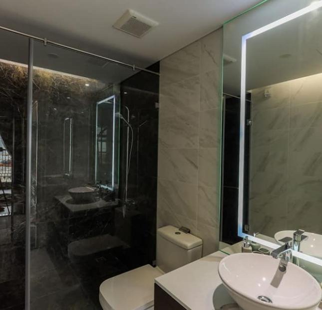 Bán căn hộ diện tích 110m2, tầng trung đẹp căn góc ban công Đông Nam. LH 0979 536 288