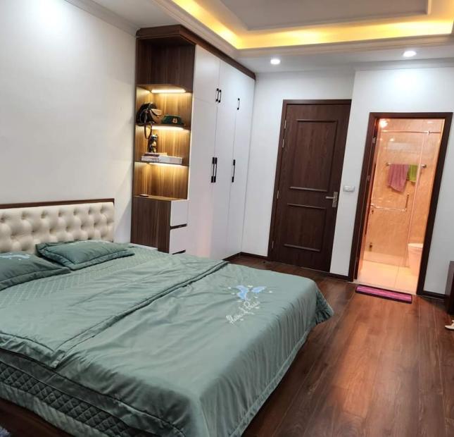 BÁN NHÀ NGÃ TƯ SỞ - 5TẦNG MỚI ĐẸPHÀNG XÓM ROYAL CITY - Ô TÔ ĐỖ CỔNG 3.7 tỷ