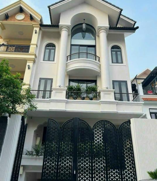 Hạ mạnh 10 tỷ! Bán biệt thự hiện đại mới đẹp mt đường Nguyễn Văn Hưởng P. Thảo Điền 8x25m, 42tỷ