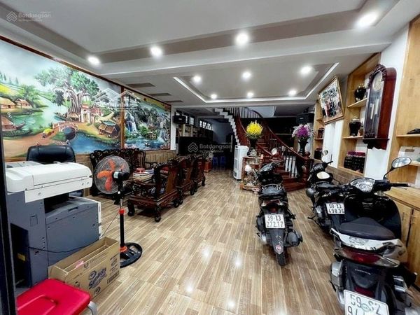 Bán 2 căn nhà liền kề Mặt Tiền ĐS8 chỉ 13,5ty/2 căn Khu vip HBP Thủ Đức .