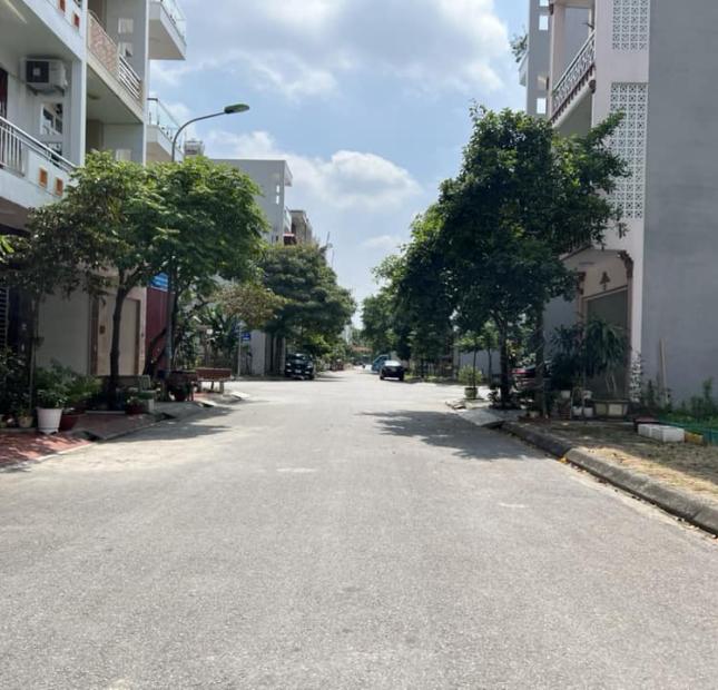 Bán đất mặt phố Kim Đồng, ph Tân Bình, TP HD, 60m2, mt 4m, đường + hè 13.5m, giá cực tốt, vị trí đẹp