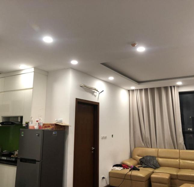 Chủ nhà bán HH03A Eco Lake View, 67.3 m2, sàn gỗ đẹp chất lượng, giá 2.44 Tỷ.