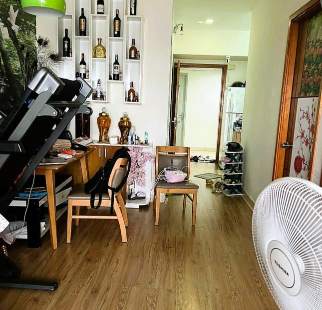 Bán căn hộ 75m2 2PN tặng nội thất tầng thấp chung cư Linh Tây Tower