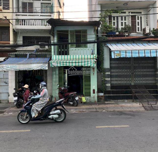 Bán khuôn đất 210m2 ngay đường Nguyễn Thị Minh Khai, P.Bến Nghé, Q1.