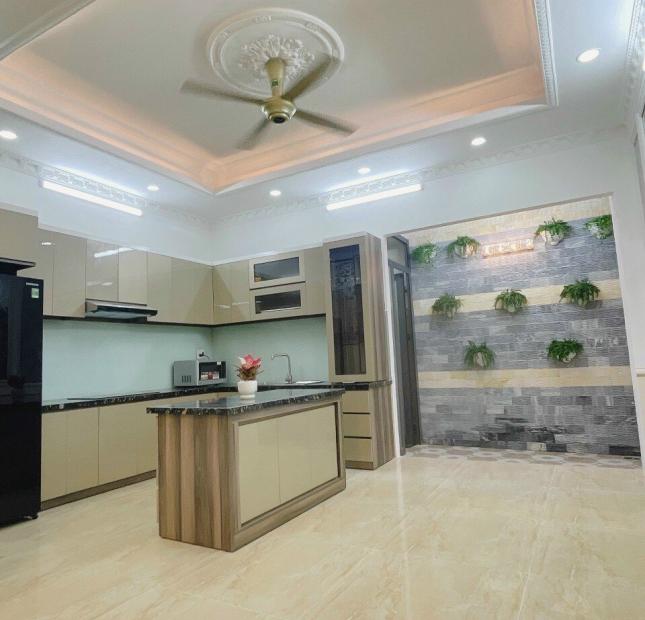 Bán nhà đẹp vào ở ngay HXH gần Nguyễn Tri Phương phường 5 quận 10. DT: 3.7x13m 2 Lầu Sân Thượng Giá 11.8 tỷ 