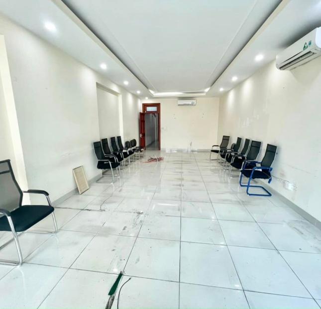Bán Tòa Nhà 35m*12m  , 3 mặt tiền : 978m2 giá còn 70 tỷ