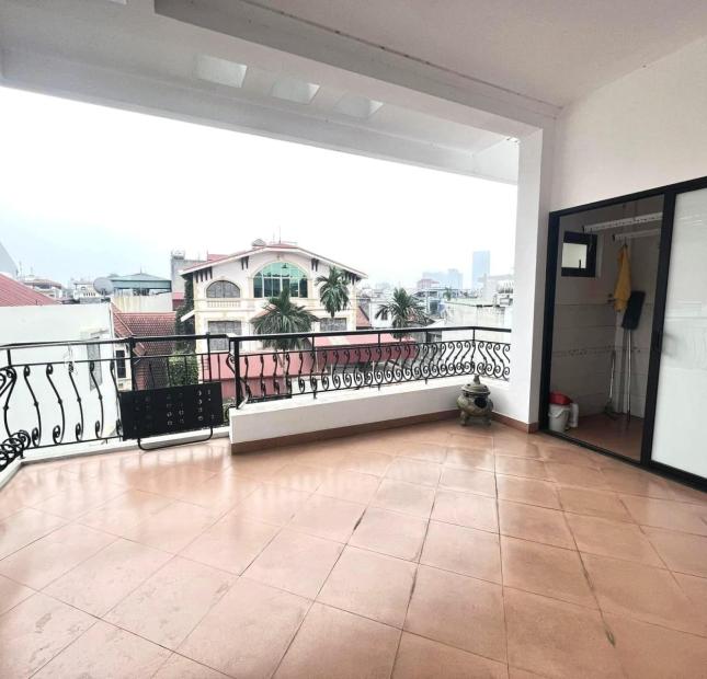 NHÀ MỚI ĐẸP CỰC THOÁNG GẦN HỒ TÂY- NỘI THẤT HỊN - GARA 7 CHỖ - NỞ HẬU ĐẸP - NGÕ THÔNG - Ở HOẶC VĂN PHÒNG ĐẸP. CHỈ 11,25 TỶ. 
