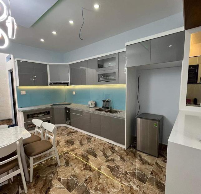 BÁN NHÀ VIP TÂN PHÚ-XE HƠI NGỦ TRONG NHÀ-4 TẦNG-DT 4x13M