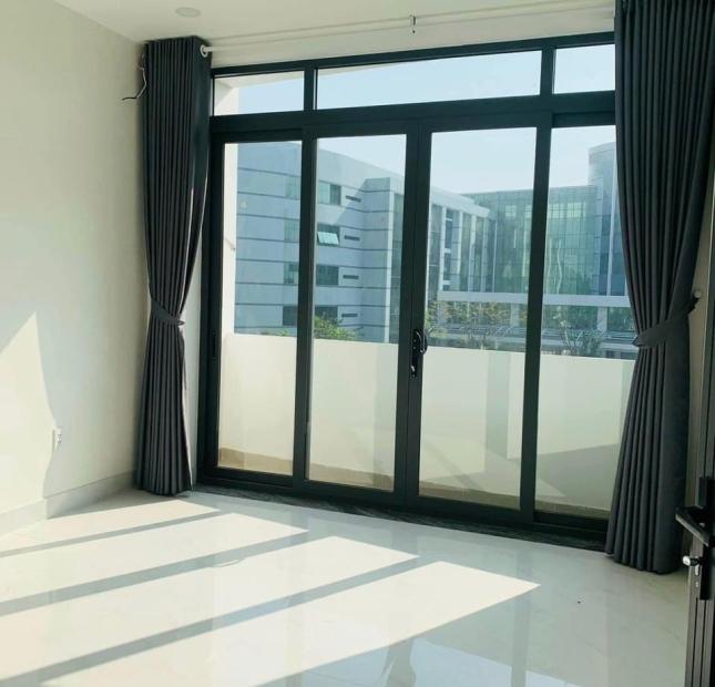 Chính chủ cần bán nhà Quận 10, Phường 5, Đào Duy Từ. Giá 2 tỷ 4. Sổ hồng, 2lầu. Lh0898 694 ***