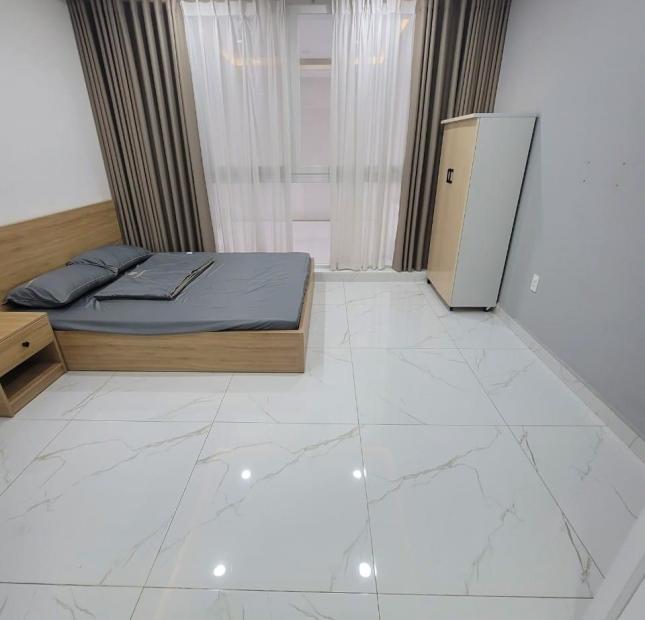 Chính chủ cần bán nhà Quận 10, Phường 5, Đào Duy Từ. Giá 2 tỷ 4. Sổ hồng, 2lầu. Lh0898 694 ***