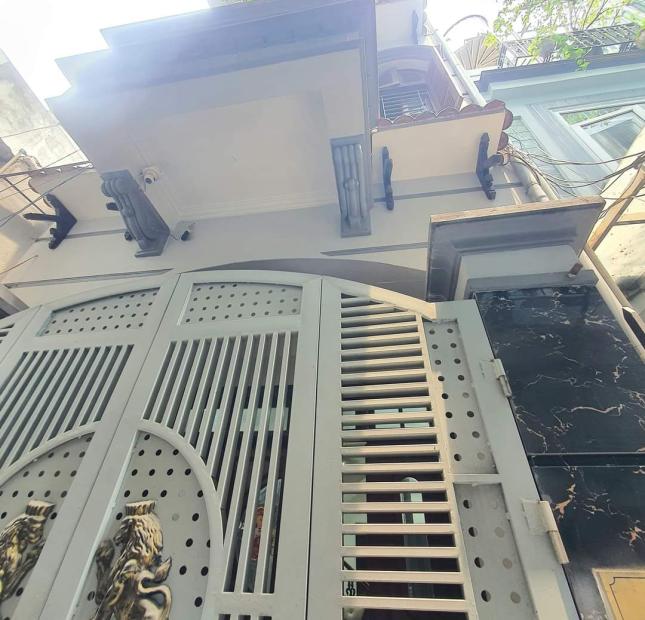 nhà ngõ trần duy hưng ô tô tránh,vào nhà 63,3m 4t mt 4,5m nhỉnh 11 tỷ.