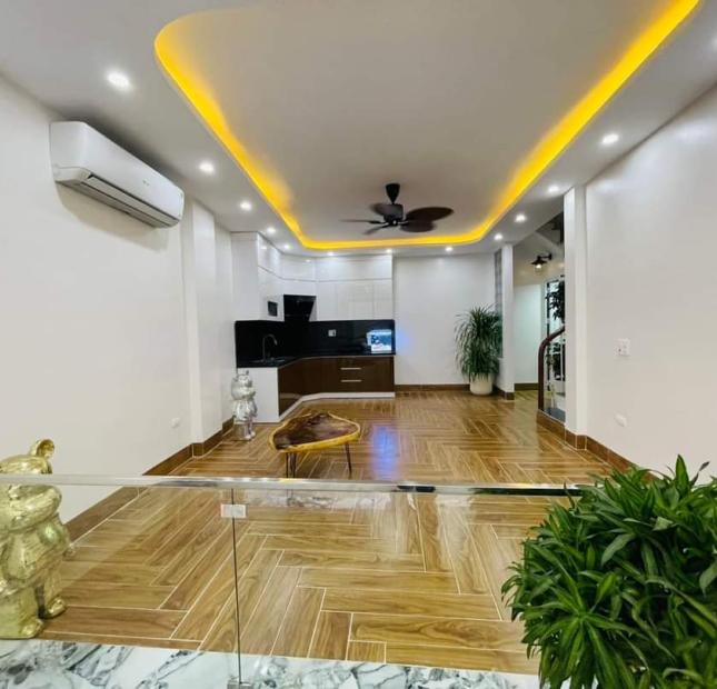 Bán nhà Nguyễn Khang, Cầu Giấy; Lô góc; 2 thoáng; Gần phố; Nhà đẹp ở ngay; 43m2 
