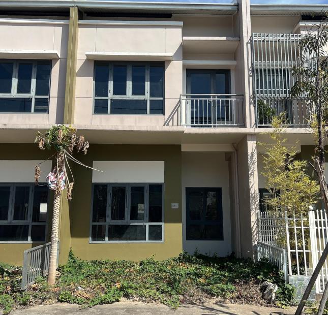 Bán nhà 1,650 tỷ sổ hồng riêng khu đô thị Oasis City Bến Cát Bình Dương hỗ trợ bank