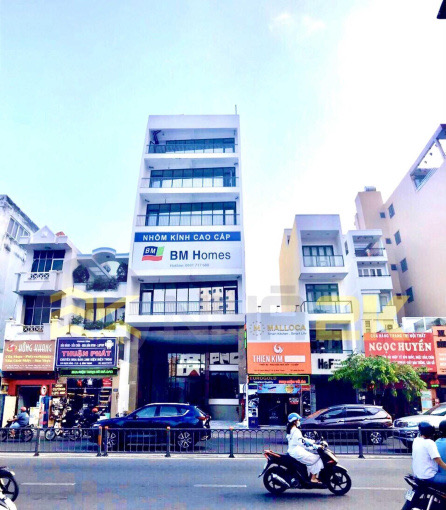 Bán gấp nhà MT  Nguyễn Trãi, Quận 1 - 5x21m - Hầm 8 Tầng - HĐT 200 triệu