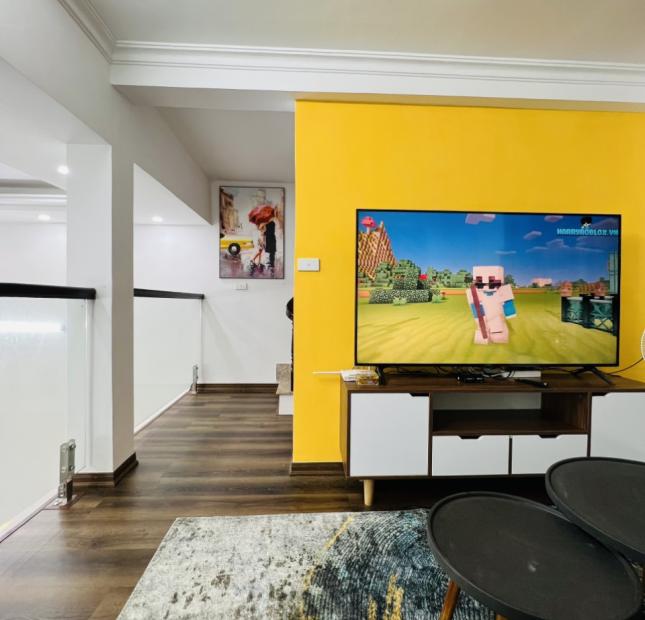 NHÀ ĐẸP CHỦ TẶNG TOÀN BỘ NỘI THẤT XỊN XÒ - NHÀ 3 MẶT THOÁNG 