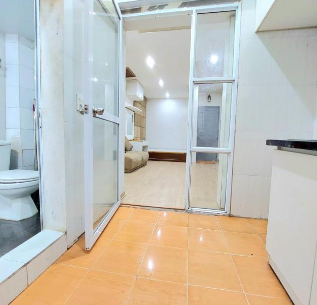 NHÀ ĐẸP GIÁ: 1.35 TỶ CÓ THƯƠNG LƯỢNG SỔ ĐỎ RIÊNG BIỆT HAI BÀ TRƯNG .