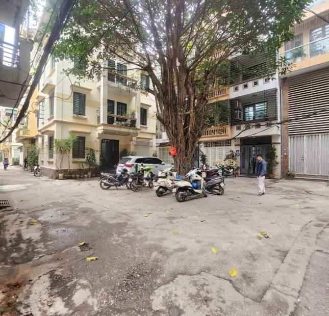 Siêu siêu rẻ ! nhà ngõ 68 cầu giấy ô tô vào nhà 87m 2t giá hơn 10 tỷ.