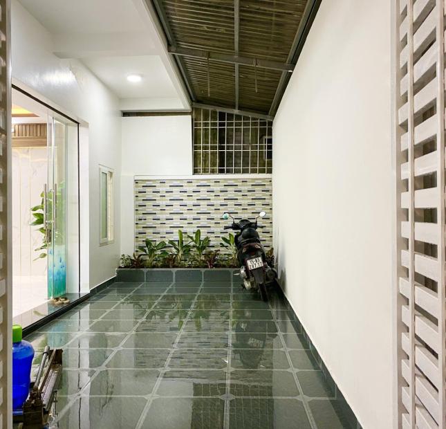 Bán căn nhà có sân cổng riêng tại Đằng Hải giá Ngộp