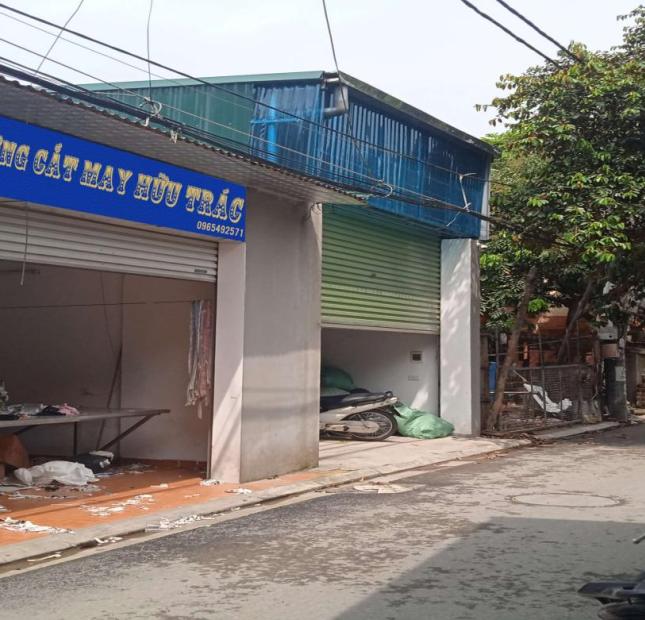 Bán nhà đường Ninh Hiệp, Quy Mông, kinh doanh quần áo, vải, 125m, mặt tiền rộng: 9m, 15 tỷ 