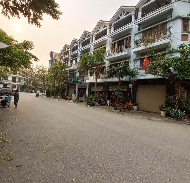 Bán Nhà KĐT Nam La Khê, Hà Đông, Phân Lô, Ô Tô Tránh, Thuận Tiện Kinh Doanh