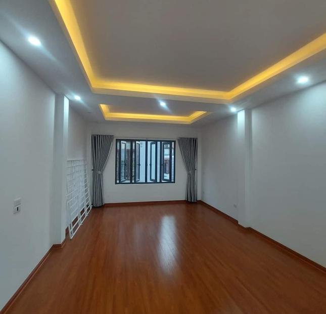 Nhà đẹp Phan Đình Giót, Hà Đông ô tô vào nhà mặt ngõ thông 40mx5T hơn 4 tỷ