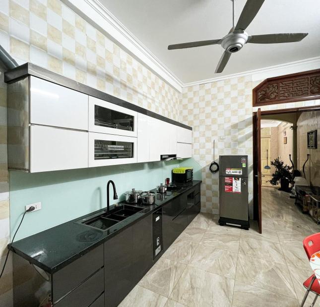 Bán nhà La Khê, Hà Đông 40mx5 tầng mặt ngõ thông ô tô vào nhà hơn 4 tỷ