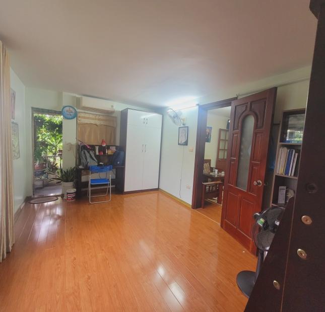 Bán căn hộ tập thể Thanh Xuân Bắc, 100m2, lô góc, 3 ngủ đẹp, ngõ thông ô tô, gần phố