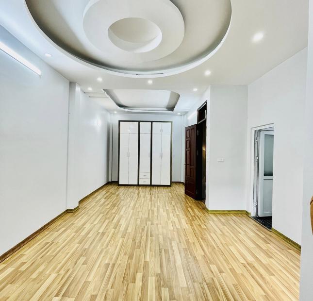 Bán nhà phố Trương Công Giai, Cầu Giấy; 50m ra phố; 5 ngủ; Tặng nội thất; Nhà đẹp ở ngay! 44m2 