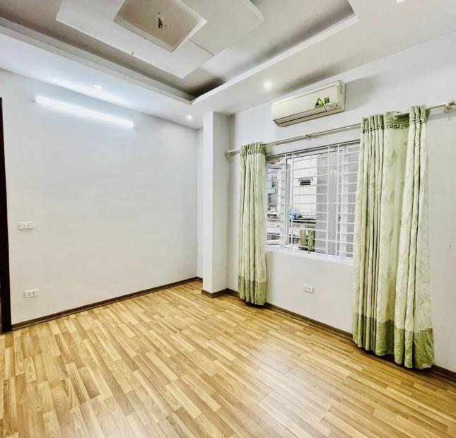 Bán nhà phố Trương Công Giai, Cầu Giấy; 50m ra phố; 5 ngủ; Tặng nội thất; Nhà đẹp ở ngay! 44m2 