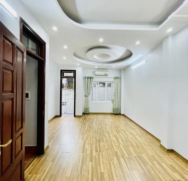 Bán nhà phố Trương Công Giai, Cầu Giấy; 50m ra phố; 5 ngủ; Tặng nội thất; Nhà đẹp ở ngay! 44m2 