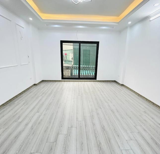 Chính Chủ Bán Nhà Ngã Tư Sở - 6 Tầng x 37m2  - ô tô đỗ cổng - 3 tỷ 78