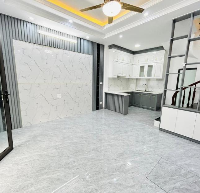 Chính Chủ Bán Nhà Ngã Tư Sở - 6 Tầng x 37m2  - ô tô đỗ cổng - 3 tỷ 78