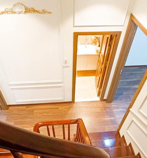 Bán nhà Cổ Linh, lô góc, có gara Ô TÔ, diện tích 50m, giá chỉ hơn 6 tỷ