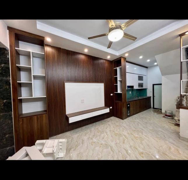 HIẾM CÓ 1 0 2- BÁN NHÀ BỒ ĐỀ 5 TẦNG 35M-  MỚI TINH-  Ô TÔ ĐỖ CỔNG- CÁCH CẦU CHƯƠNG DƯƠNG 100M-